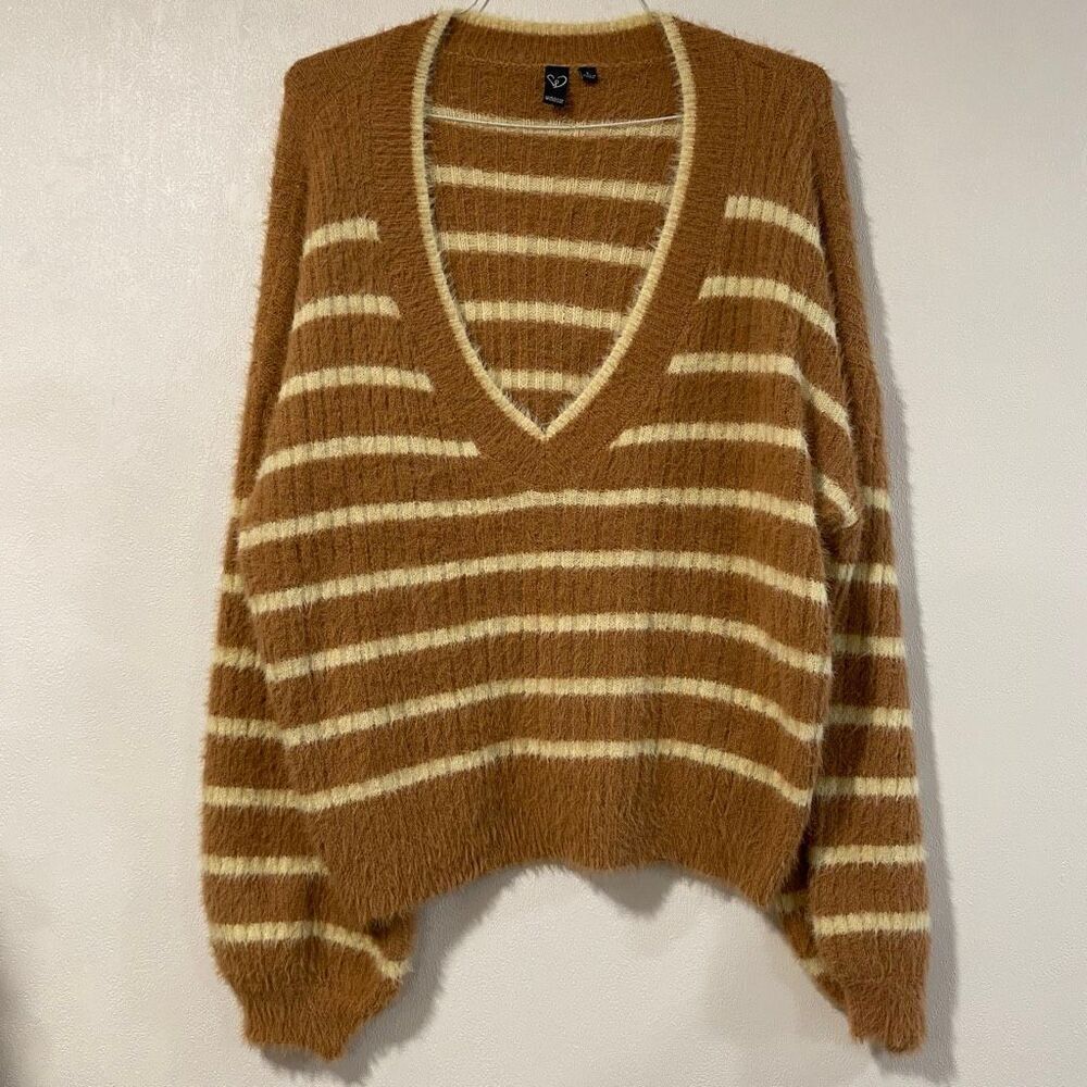 Windsor Fuzzy Striped V-Neck Sweater Women’s Large | Soft Cozy Brown Pullover